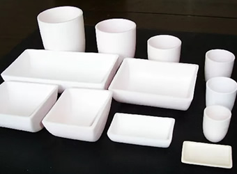 High Purity Alumina Ceramic Crucible , Multi Capacity Alumina Crucible Boat